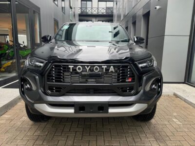Toyota Hilux Gr 4 Sport 2025 0km a patentar